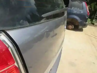 Veículo de Sucata opel zafira b cosmo do ano 2006 alimentado 