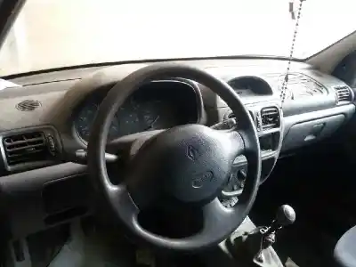 Scrapping Vehicle renault clio ii fase i (b/cbo) 1.2 of the year 2000 powered d7f720