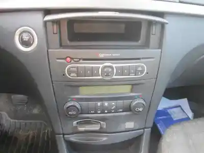 Sloopvoertuig renault laguna ii (bg0) confort expression van het jaar 2005 aangedreven f9q758