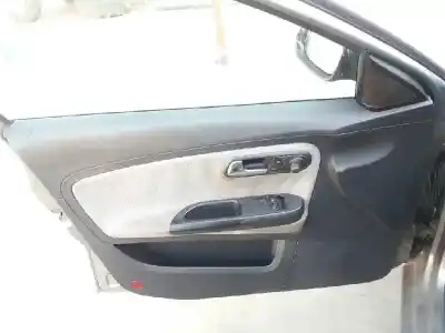 Vehicul casat seat ibiza (6l1) stella al anului 2004 alimentat azq