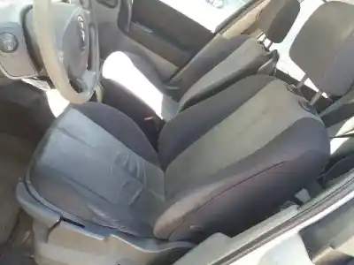 Veículo de Sucata RENAULT SCENIC II Grand Confort Dynamique 101 CV / 74 KW do ano 2004 alimentado K9K728