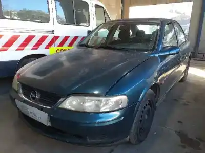 Sloopvoertuig OPEL VECTRA B BERLINA Comfort van het jaar 2001 aangedreven Y20DTH