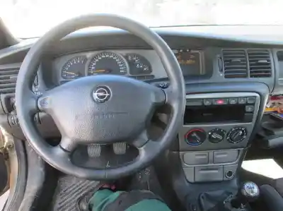 Sloopvoertuig opel vectra b berlina cdx van het jaar 1998 aangedreven x20xev