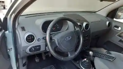 Здавання транспортного засобу ford fusion (cbk) elegance року 2003 потужний f6ja