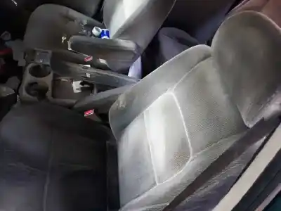 Здавання транспортного засобу kia carnival ii (gq) 2.9 crdi року 2004 потужний j3