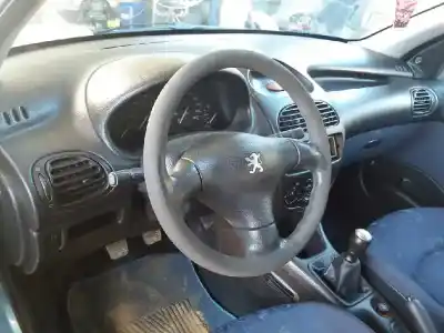 Здавання транспортного засобу peugeot 206 wjz року 1998 потужний wjz