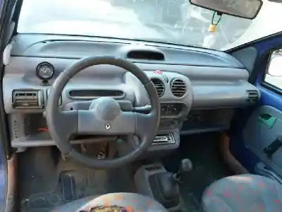 Veicolo di demolizione renault twingo (co6) 1.3 (c063/64) dell'anno 1993 alimentato g-c3g