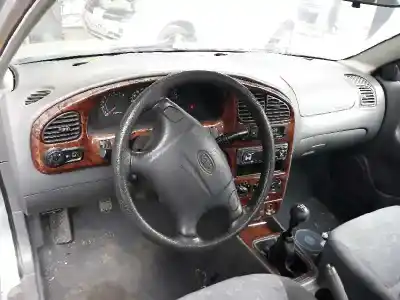 Veículo de Sucata kia sephia ll básico do ano 2002 alimentado s6d