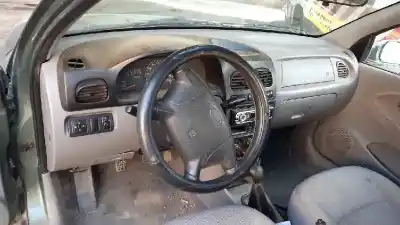 Veículo de Sucata kia rio rs paket s berlina do ano 2002 alimentado a3e