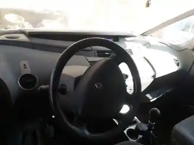 Здавання транспортного засобу renault espace iv (jk0) grand espace expression року 2004 потужний g9t742