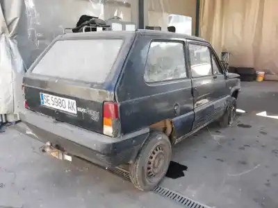 Veicolo di demolizione fiat panda 900 dell'anno 1986 alimentato g-100gl7000