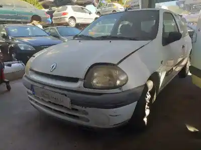 Здавання транспортного засобу renault clio ii fase i (b/cbo) 1.2 року 1998 потужний d7f720