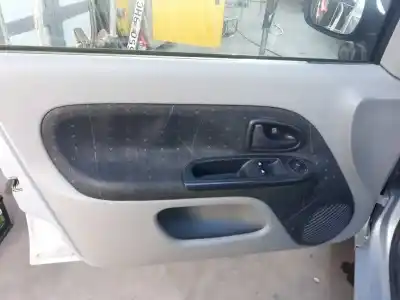 Здавання транспортного засобу renault clio ii fase ii (b/cb0) expression року 2002 потужний d4f712