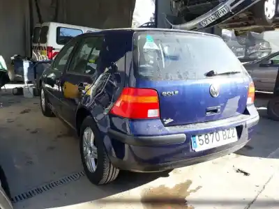 Veicolo di demolizione volkswagen                                         golf iv berlina (1j1)                                                                                                                                                                                                                                      conceptline                                                                                                                                                                                                                                                dell'anno 2002 alimentato bcb