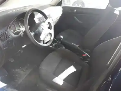 Veicolo di demolizione volkswagen                                         golf iv berlina (1j1)                                                                                                                                                                                                                                      conceptline                                                                                                                                                                                                                                                dell'anno 2002 alimentato bcb