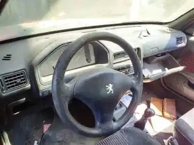 Vehicul casat peugeot 106 (s2) max al anului 2001 alimentat hfx