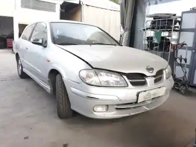 Veículo de Sucata nissan almera (n16/e) acenta do ano 2001 alimentado yd22ddt