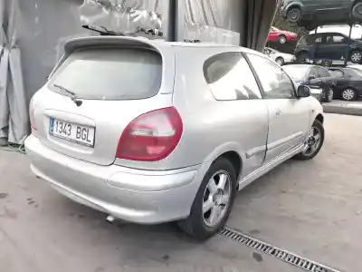 Veículo de Sucata nissan almera (n16/e) acenta do ano 2001 alimentado yd22ddt