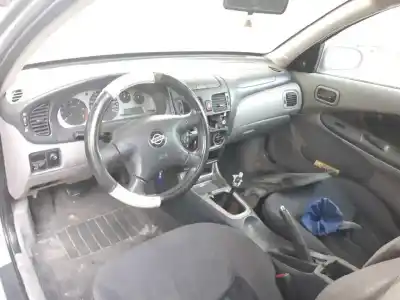 Veículo de Sucata nissan almera (n16/e) acenta do ano 2001 alimentado yd22ddt