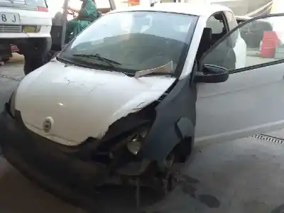 Veículo de Sucata AIXAM E44VBA KUBOTA 5 CV / 4 KW do ano 2001 alimentado Z402