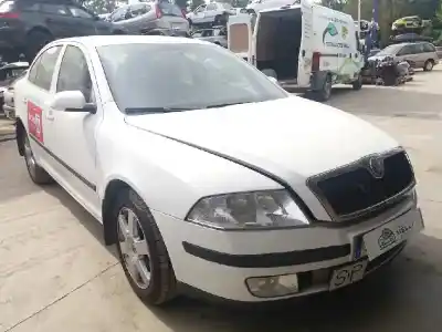 Veicolo di demolizione skoda                                              octavia berlina (1z3)                                                                                                                                                                                                                                      bse                                                                                                                                                                                                                                                        dell'anno 2008 alimentato bse