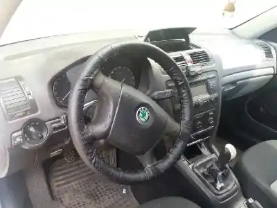 Veicolo di demolizione skoda                                              octavia berlina (1z3)                                                                                                                                                                                                                                      bse                                                                                                                                                                                                                                                        dell'anno 2008 alimentato bse