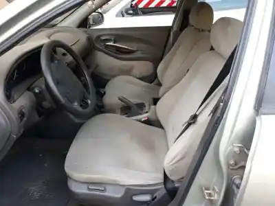 Sloopvoertuig daewoo leganza 2.0 cdx van het jaar 2002 aangedreven t20sed