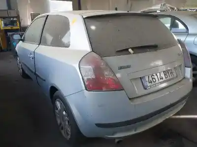 Scrapping Vehicle fiat stilo (192_) 1.6 16v (192_xb1a) of the year 2002 powered 182b600