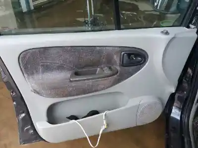 Veículo de Sucata RENAULT SCÉNIC I MONOSPACE (JA0/1_, FA0_) 1.9 dCi RX4 do ano 2000 alimentado D/F9Q K7