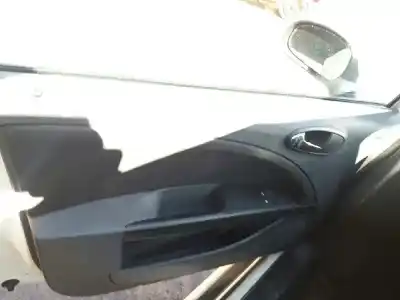 Veículo de Sucata SEAT LEON (1P1) Reference do ano 2008 alimentado D-BLS