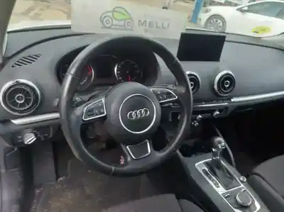 Veículo de Sucata AUDI A3 SPORTBACK (8VA, 8VF) 1.6 TDI do ano 2001 alimentado CLHA