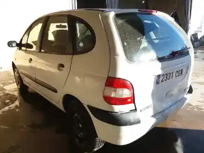 Scrapping Vehicle renault scenic (ja..) 1.4 16v authentique of the year 2003 powered k4j750