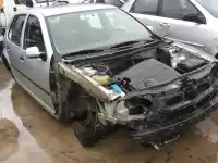 Veículo de Sucata VOLKSWAGEN GOLF IV BERLINA (1J1) 1.6 16V do ano 1997 alimentado AZD