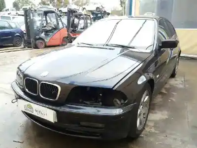 Veículo de Sucata bmw serie 3 berlina (e46) 320d do ano 2000 alimentado m47d20