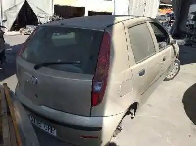 Véhicule à la ferraille fiat punto berlina (188) 1.2 8v dynamic de l'année 2001 alimenté 188a4000