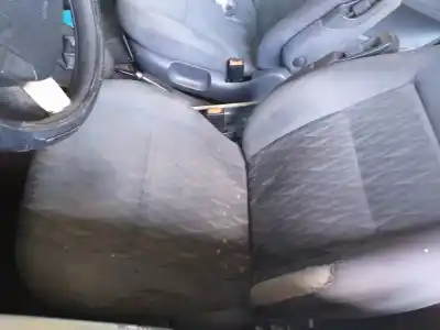 Veículo de Sucata ford galaxy (vy) ambiente do ano 2001 alimentado auy