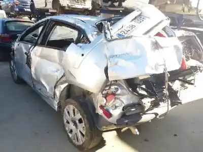 Veículo de Sucata citroen c4 berlina vtr plus do ano 2004 alimentado d-9hy