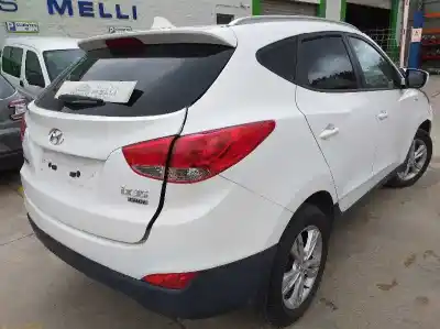 Veículo de Sucata HYUNDAI IX35 Comfort 2WD do ano 2001 alimentado D4FD