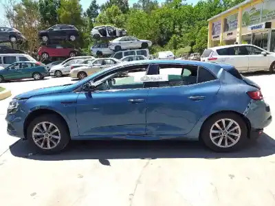 Veículo de Sucata renault megane iv berlina 5p tech road do ano 2001 alimentado h5f408