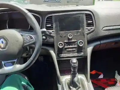 Veículo de Sucata renault megane iv berlina 5p tech road do ano 2001 alimentado h5f408