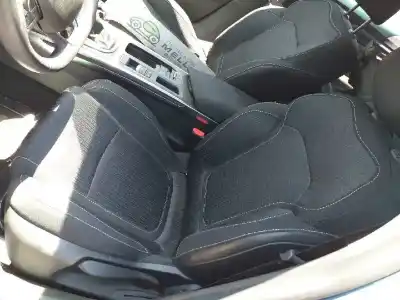 Veículo de Sucata renault megane iv berlina 5p tech road do ano 2001 alimentado h5f408