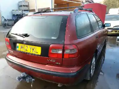 Veículo de Sucata volvo v40 familiar td do ano 2000 alimentado d4192t