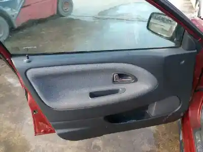 Veículo de Sucata volvo v40 familiar td do ano 2000 alimentado d4192t