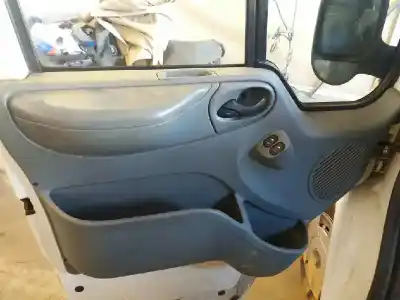 Veículo de Sucata ford transit caja cerrada ´06 ft 300 m (mittel) pkw do ano 2009 alimentado qvfa