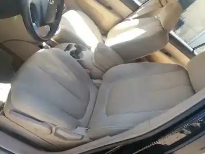 Veicolo di demolizione kia carens (un) active dell'anno 2007 alimentato d4ea