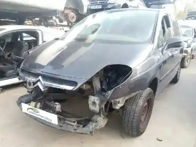 Vehicul casat citroen c8 2.0 16v sx al anului 2005 alimentat rht