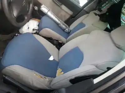 Vehicul casat citroen c8 2.0 16v sx al anului 2005 alimentat rht