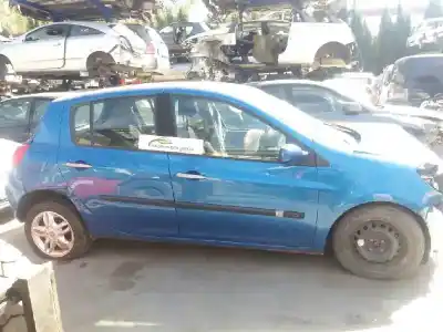 Veículo de Sucata renault clio iii imusic confort dynamique 68 cv / 50 kw do ano 2006 alimentado k9k768