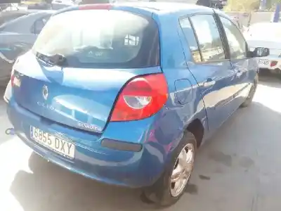 Veículo de Sucata renault clio iii imusic confort dynamique 68 cv / 50 kw do ano 2006 alimentado k9k768