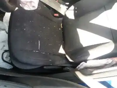 Veículo de Sucata renault clio iii imusic confort dynamique 68 cv / 50 kw do ano 2006 alimentado k9k768